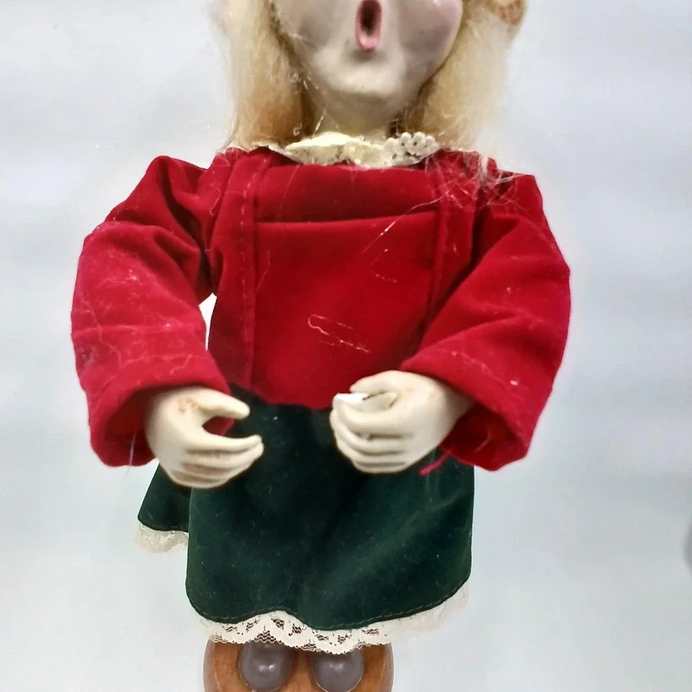 Vintage Christmas Caroler Girl Doll Red Green Velvet Dress‎ Holiday Wooden Base